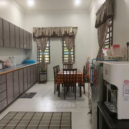 Rk Asiana Homestay, Kemaman Chukai Luaran gambar